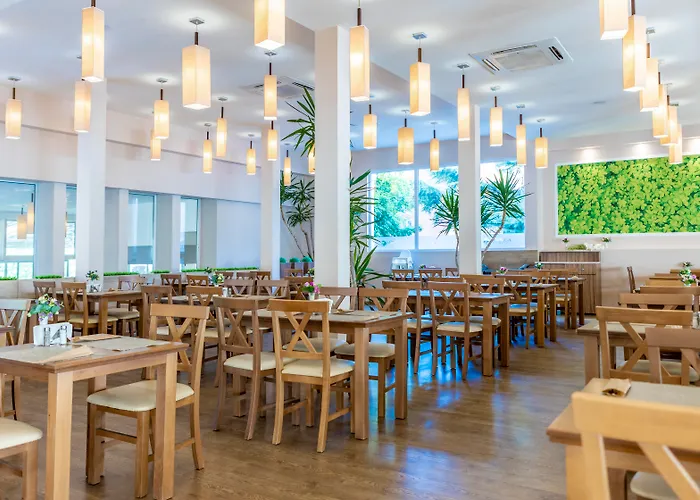 Asteria Family Sunny Otel 4*